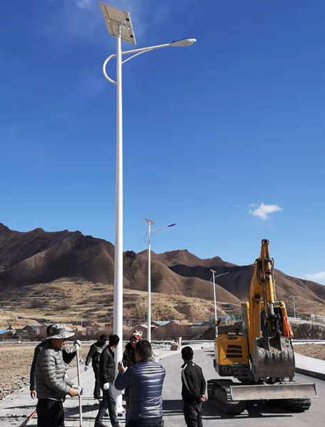 甘南碌曲10米温宿太阳能路灯项目