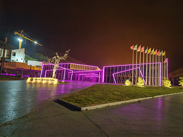 城市亮化是现代城市建设的重要组成部分,它不仅可以美化城市的夜景,还能提升城市的整体形象。随着科技的不断进步,城市亮化也得到了更多的关注和创新。本文将介绍一些关于城市亮化的创意和技术,帮助读者了解城市亮化的重要性以及如何进行温宿城市亮化的规划和实施。 城市亮化是现代城市建设的重要组成部分,它不仅可以美化城市的夜景,还能提升城市的整体形象。随着科技的不断进步,城市亮化也得到了更多的关注和创新。本文将介绍一些关于城市亮化的创意和技术,帮助读者了解温宿城市亮化的重要性以及如何进行温宿城市亮化的规划和实施。